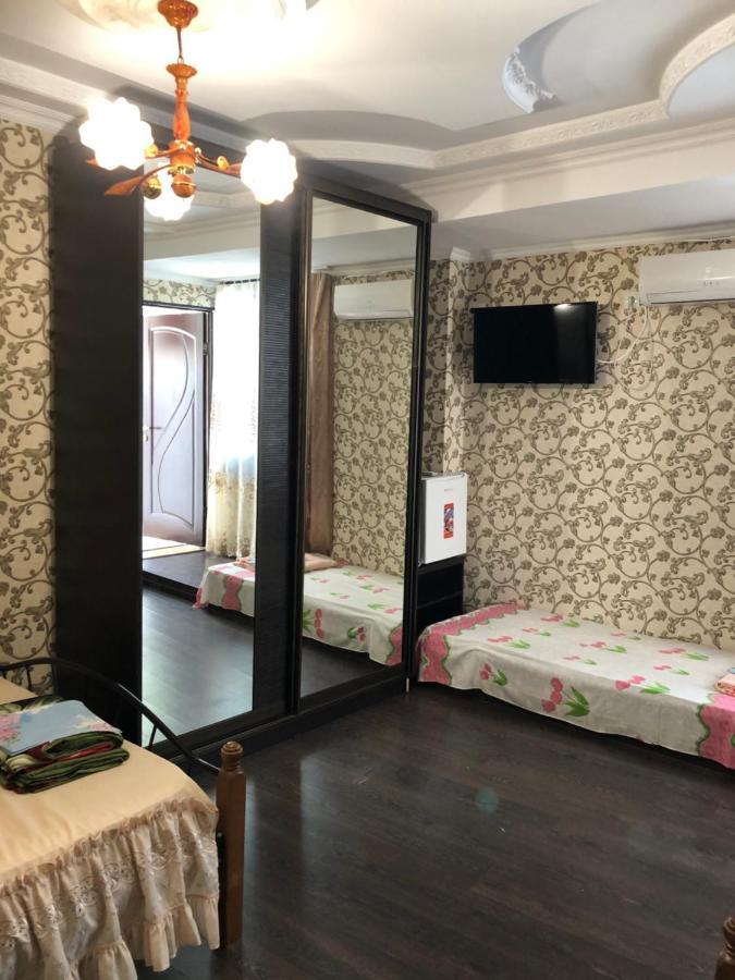 Nina Mini Hotel Gagra Esterno foto