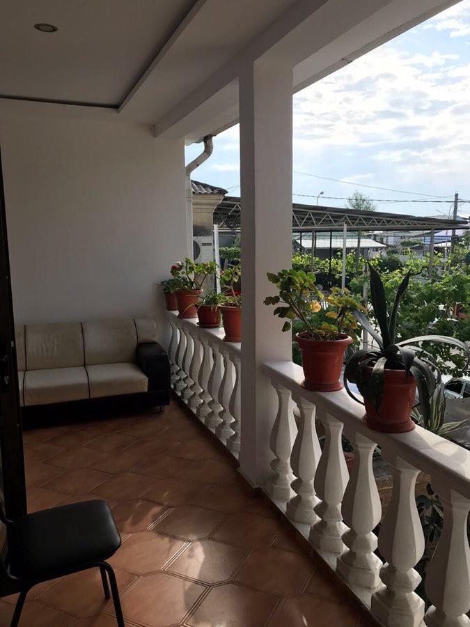 Nina Mini Hotel Gagra Esterno foto