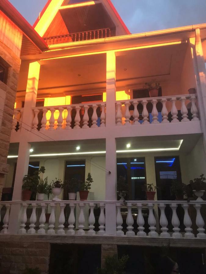 Nina Mini Hotel Gagra Esterno foto